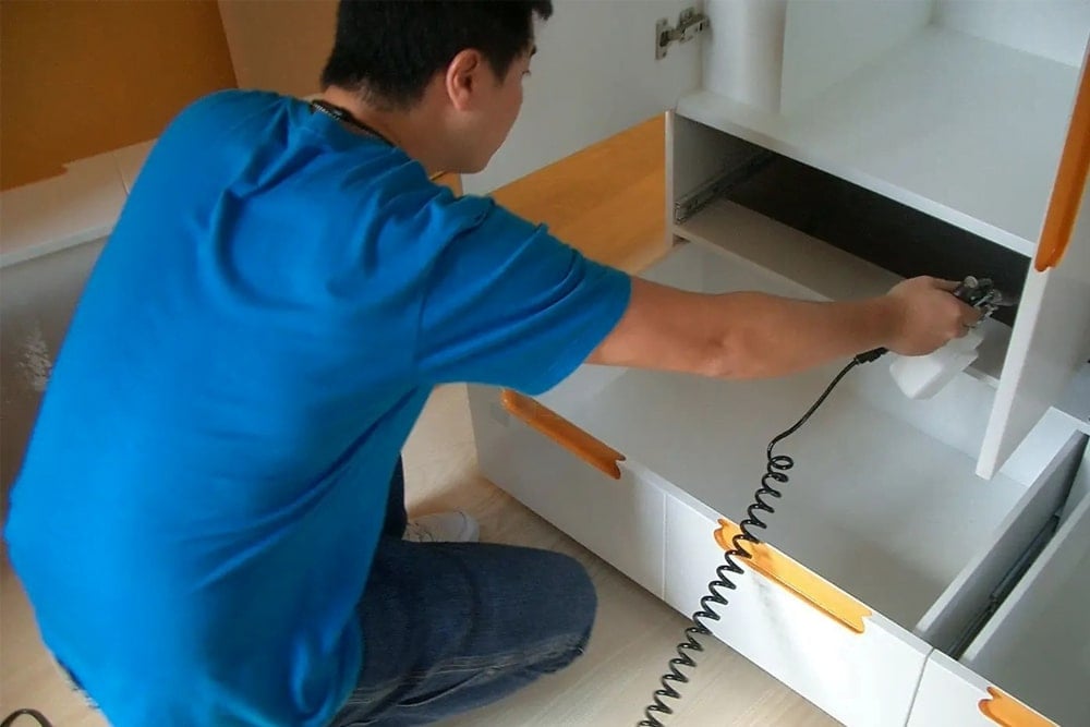 去甲醛 裝修後櫃內隱蔽位置進行專業去甲醛處理